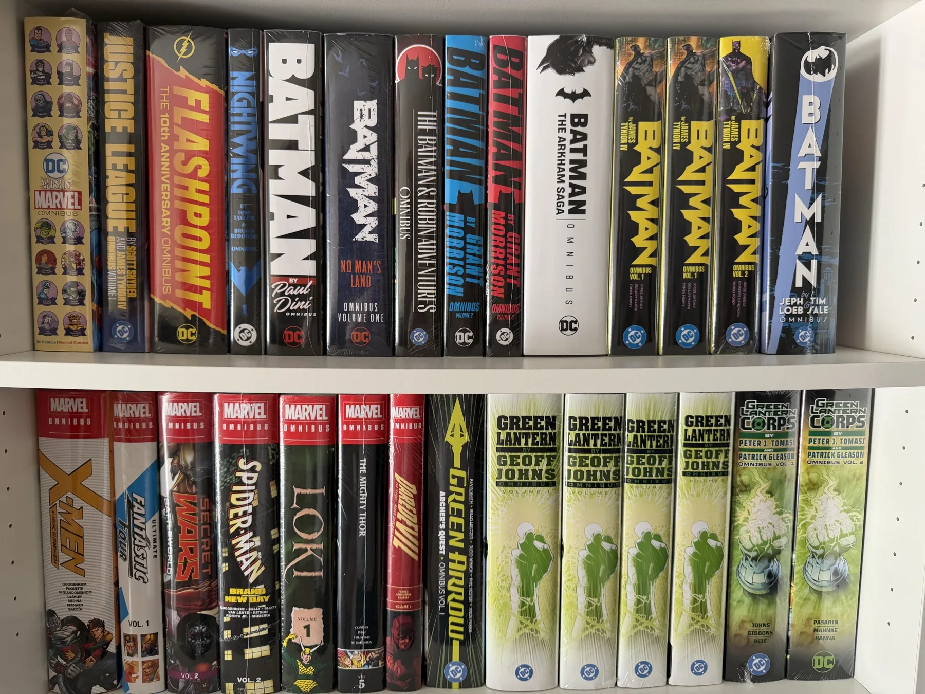 Étagères d'omnibus Marvel et DC